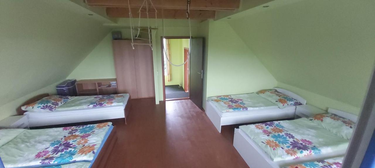 Chata U Rybnika Msecke Zehrovice Exteriör bild