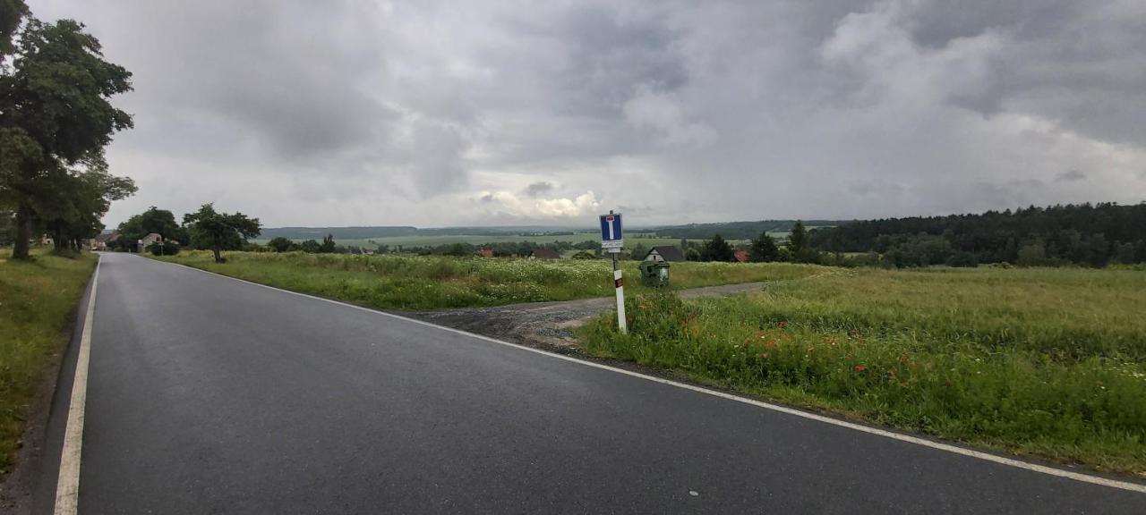 Chata U Rybnika Msecke Zehrovice Exteriör bild